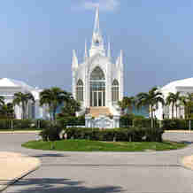 白亜のお城で挙式できる By ステラのママさん ラソール ガーデン アリビラ クリスティア教会の口コミ