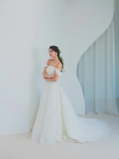 ララシャンス ウェディングドレス(袖取り外し可能) ララシャンス ウェディングドレス(袖取り外し可能) ウェディングドレス