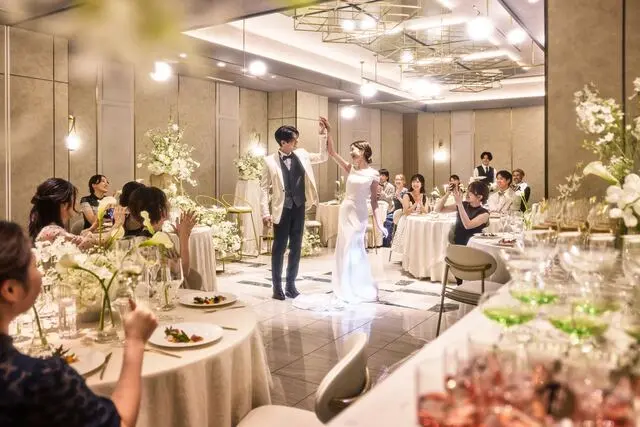 披露宴会場(式場公式写真)：L2126（エルニイチニロク）/ エスクリ