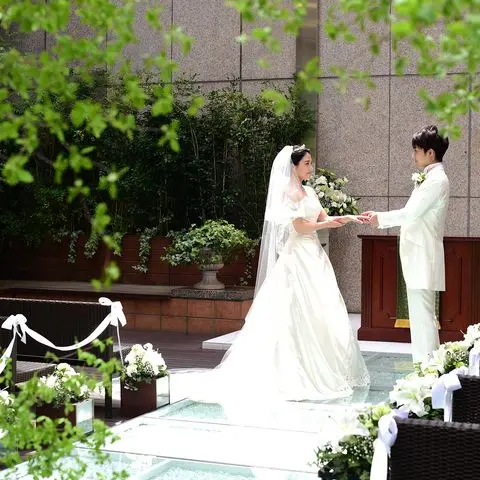 ウェディングドレス 和装 式場公式写真 Kkrホテル東京 ケイケイアールホテルトウキョウ で結婚式 みんなのウェディング