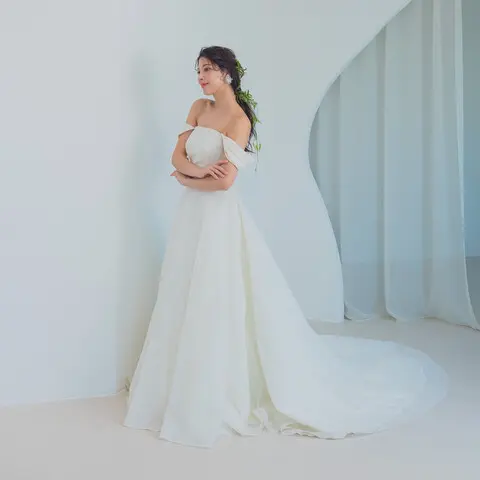 ウェディングドレス・和装(式場公式写真)：ララシャンス博多の森/ アイ