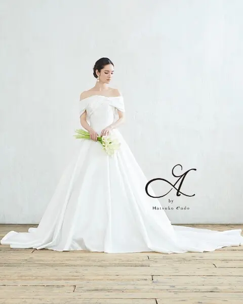 19cアンティーク銅版画 聖書を携えた新婦と姉妹/友人 ウェディングドレス手彩色 19世紀アンティーク銅版画 新婦と姉妹/友人 花実装飾ウェディング