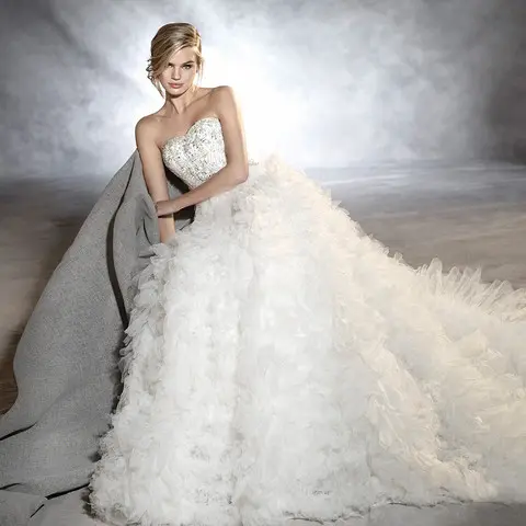 ウェディングドレス 和装 式場公式写真 Lazor Garden Kumamoto ラソール ガーデン 熊本 で結婚式 みんなのウェディング