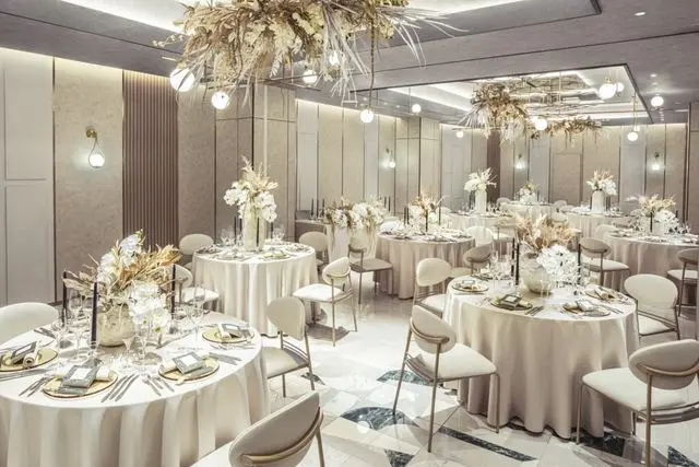 L2126（エルニイチニロク）/ エスクリ グループの披露宴会場｜みんなの