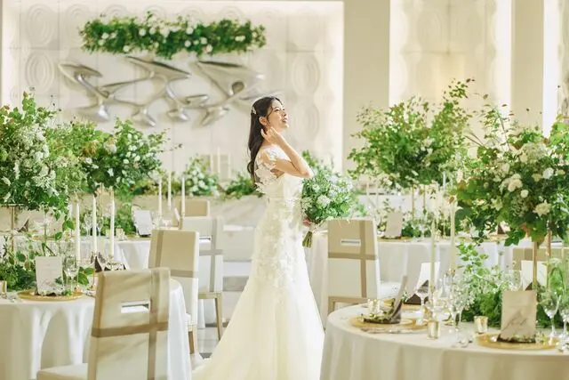 【本日限定セール❗️】BEAUTIFUL WEDDING FLOWERS 結婚式 新たなプレミアムラインのウェディングドレスを発表！ アニヴェルセル