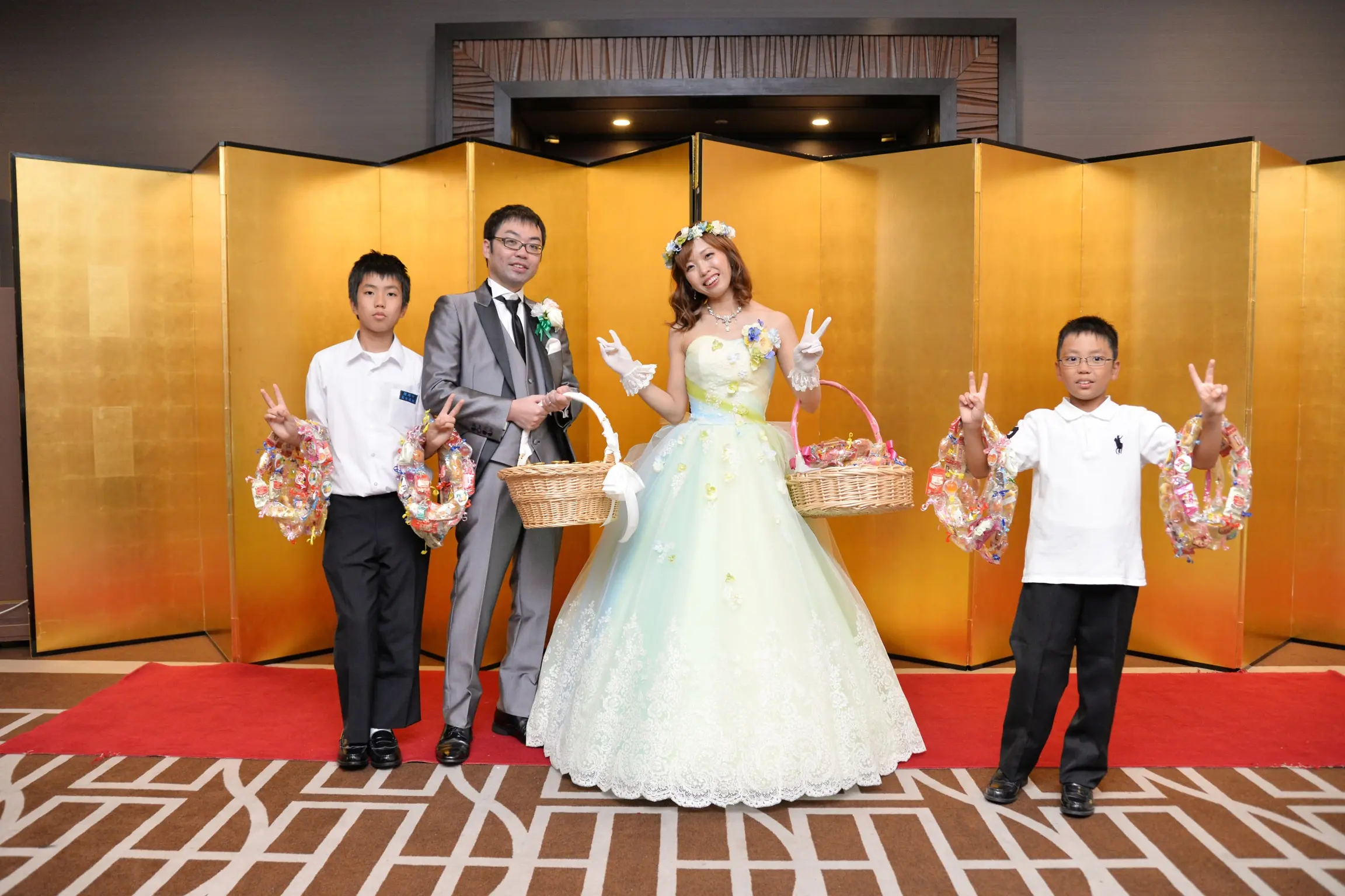 ドレス色当てクイズ ドレス色当て ウェルカムスペース グローブ ヴェール 結婚式 人気商品