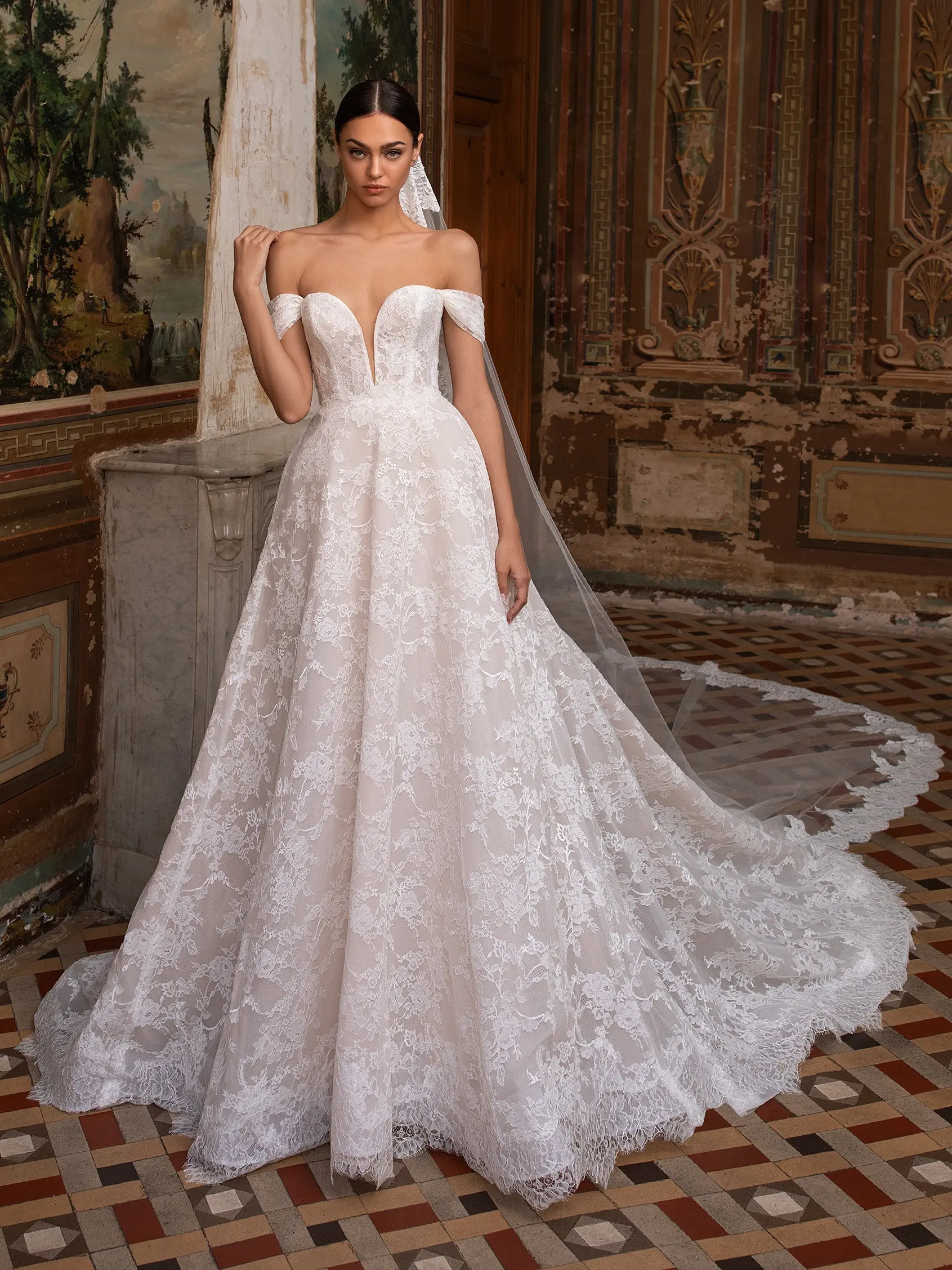 SUPERBA｜PRONOVIAS(プロノビアス)のウェディングドレス