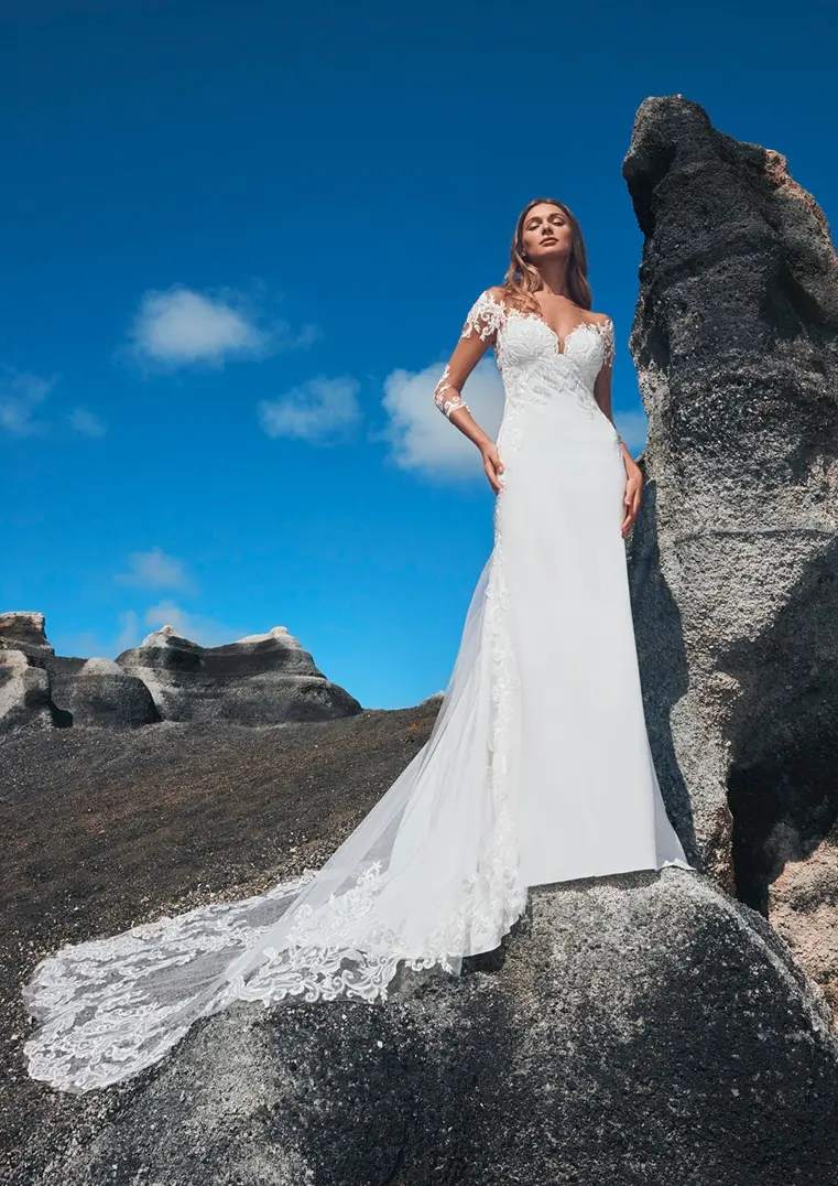 PRONOVIAS 2022 collection THOR｜PRONOVIAS(プロノビアス)の