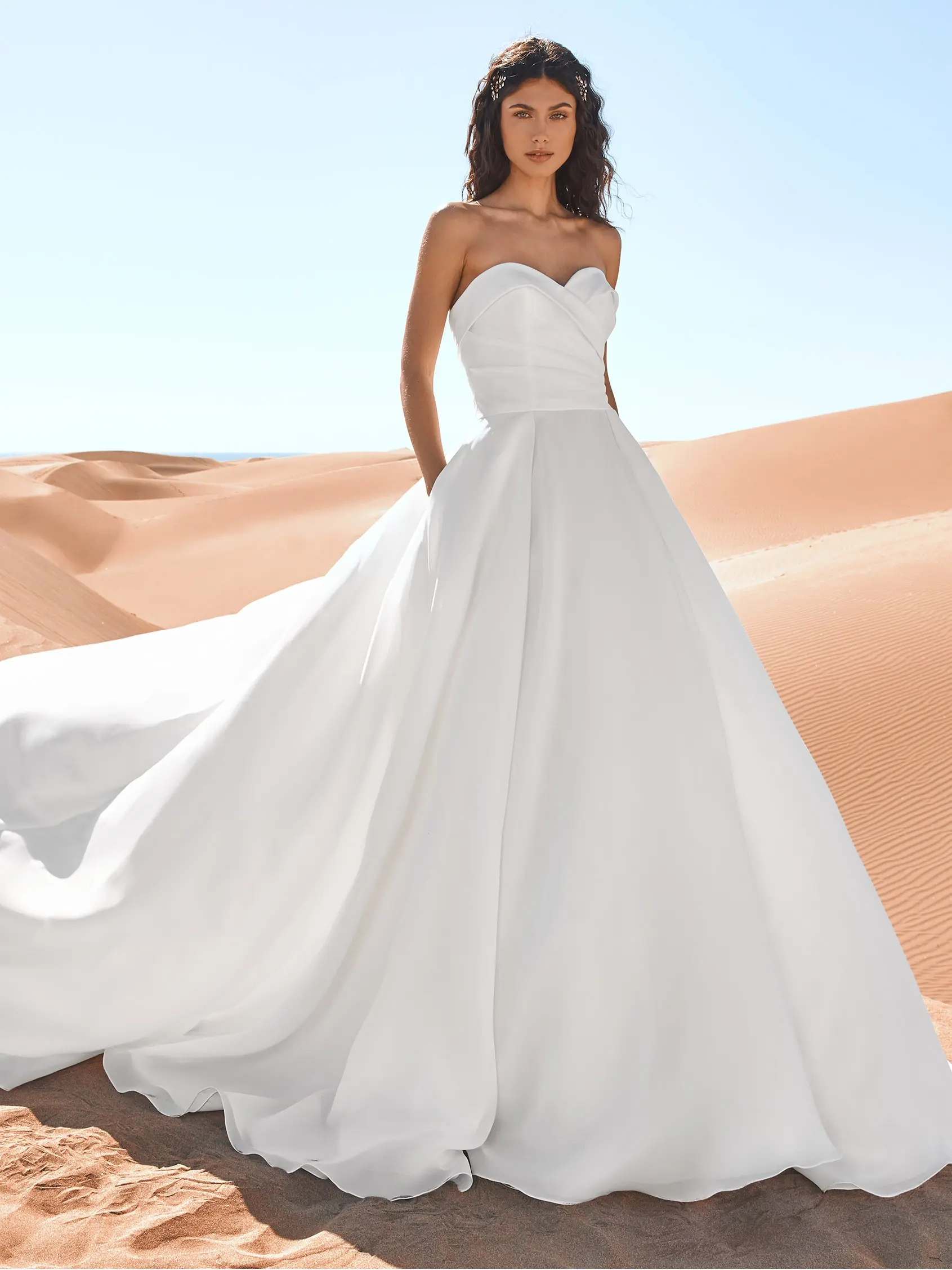 結婚式用　ウェディング　PRONOVIAS ピアス　美品 PR0022 COPPER｜PRONOVIAS(プロノビアス)のウェディングドレス