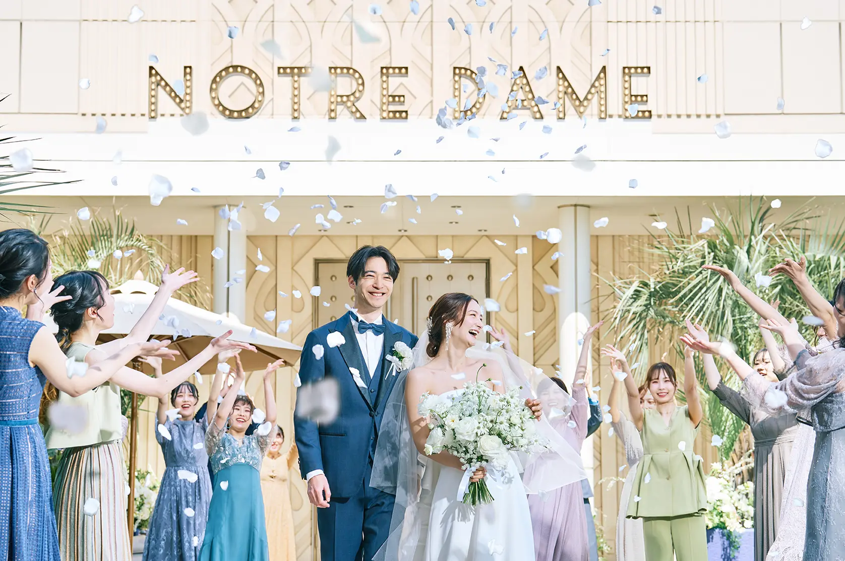 先輩カップルのレポート紹介!新郎新婦様のこだわりアイテムや料理、演出を詰め込んだ結婚式を公開中♪