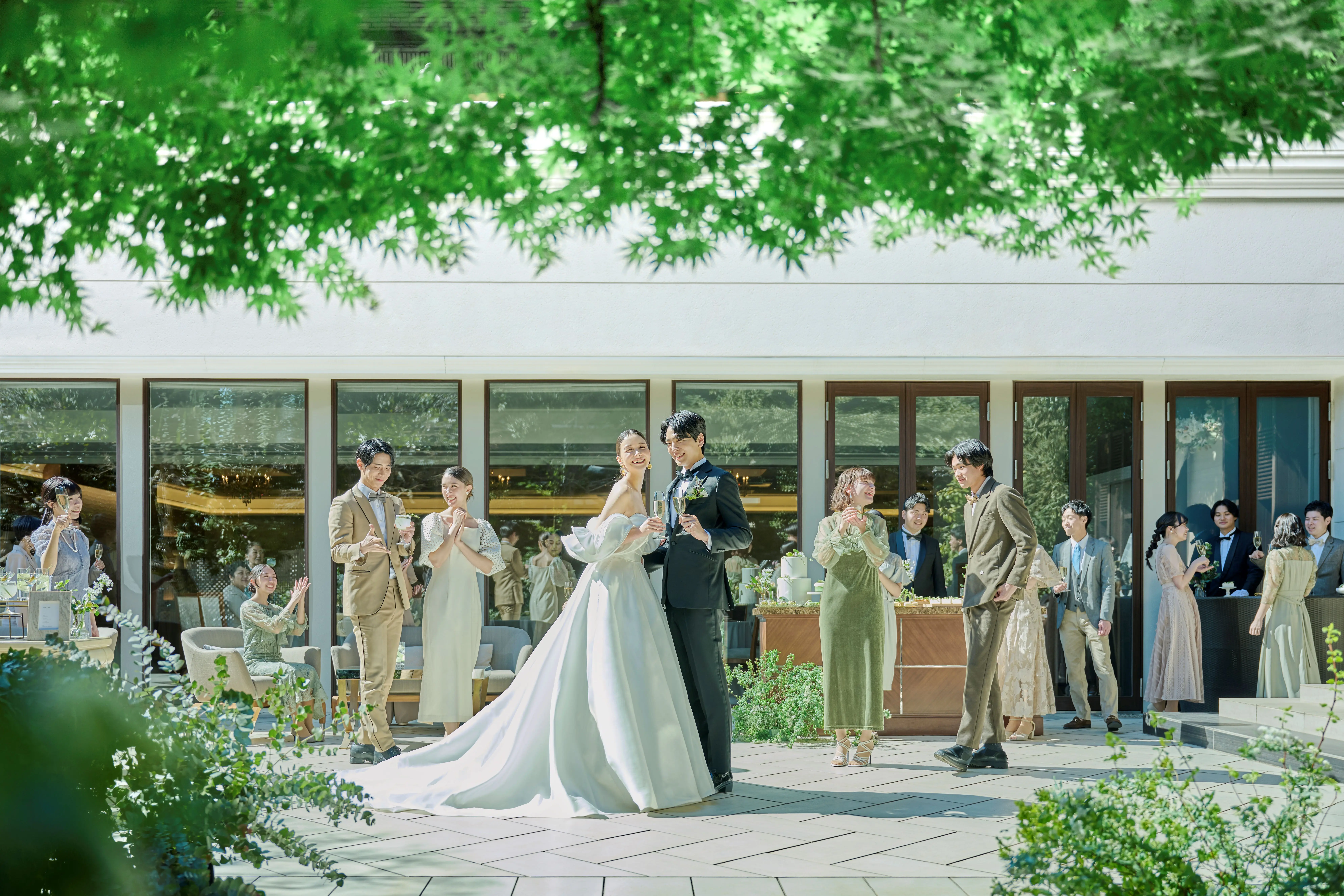 【白金迎賓館アートグレイスクラブ】目黒駅～徒歩5分　500坪の敷地を貸切に＊迎賓館で緑あふれる結婚式