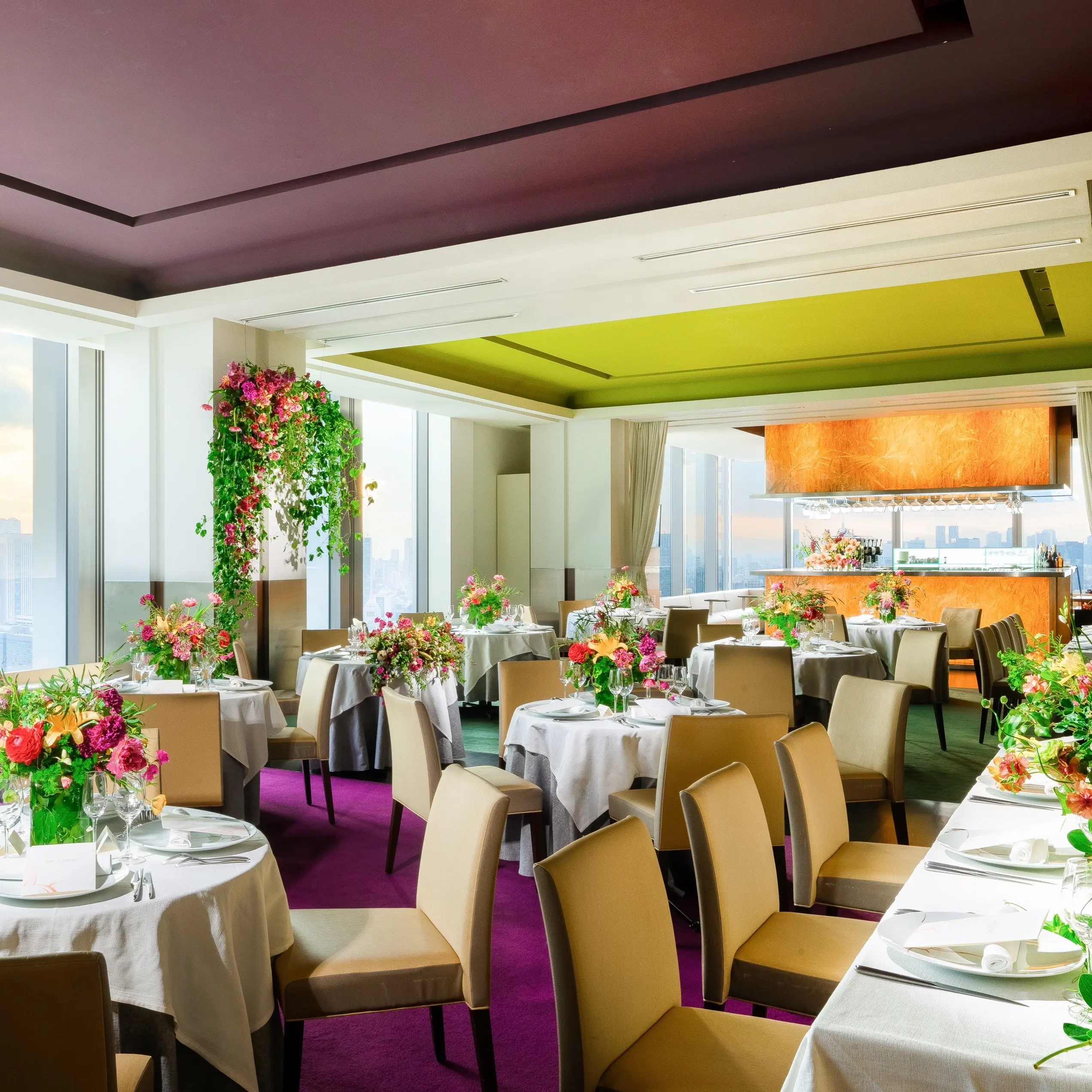 【THE東京のレストラン】アットホームな宴内人前式後は”美味しい結婚式”でゲストをおもてなし