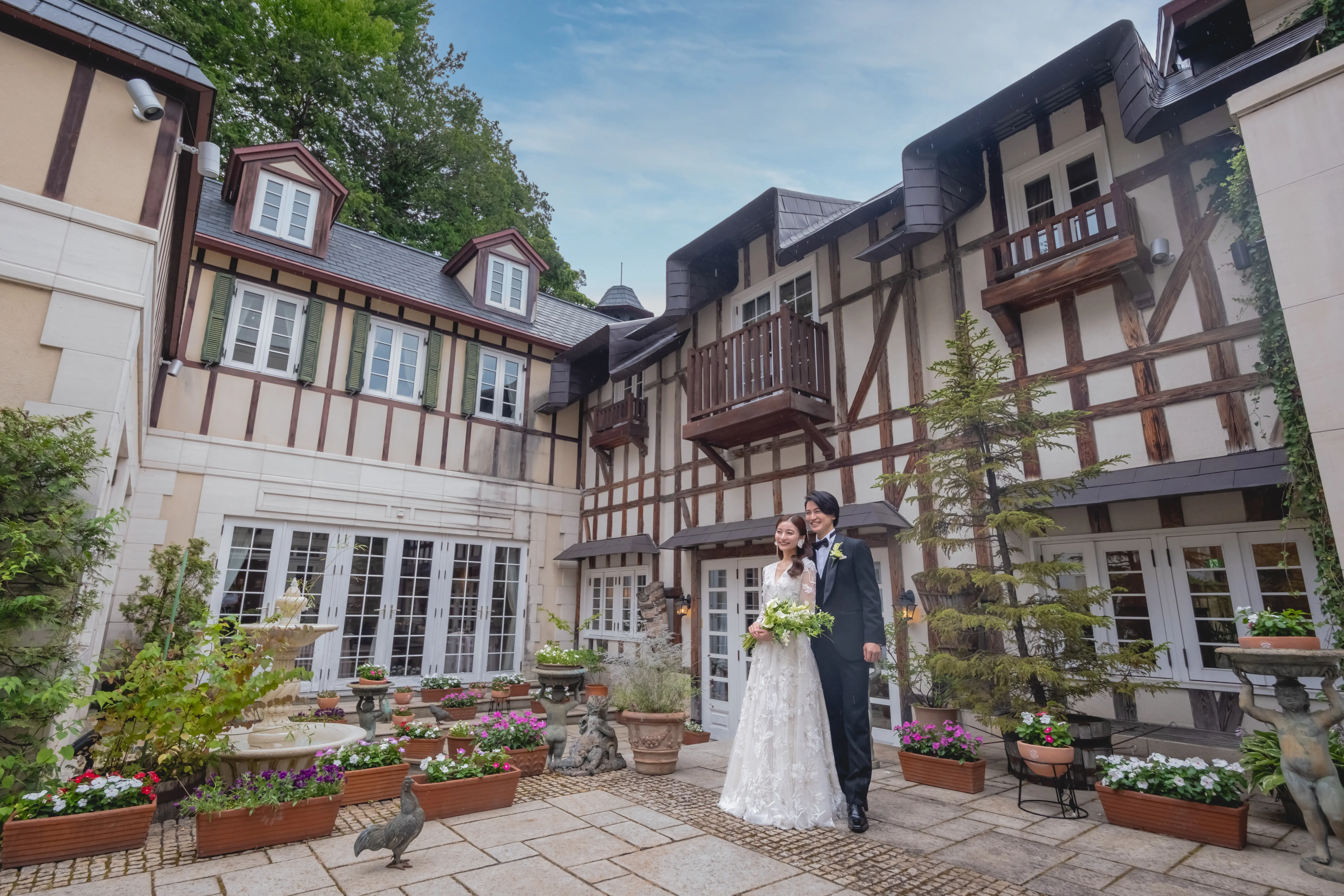 ひらまつだからこそ！おもてなしのプロスタッフが満足度の高い一日をお手伝いします。