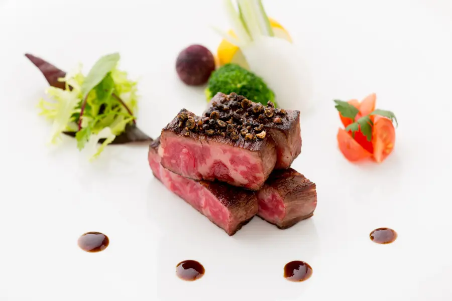 【料理で選ばれる会場】美味しいおもてなしで結婚式をおふたりへ《無料試食付フェア》美食の秘密をチェック