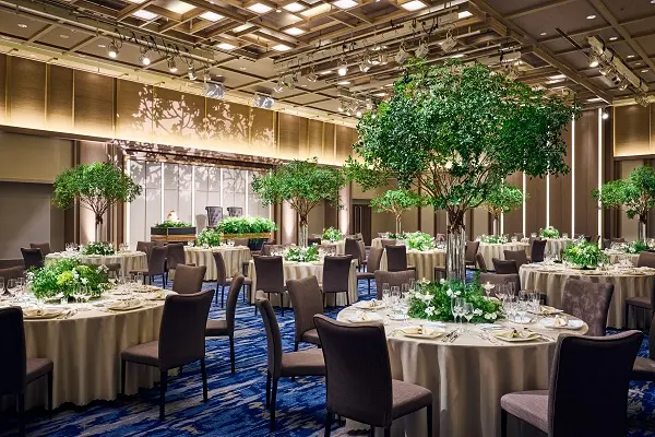 ＼RENEWAL OPEN／ゲスト大満足！豪華サーロイン＆デザート無料試食付き☆フェア開催中♪