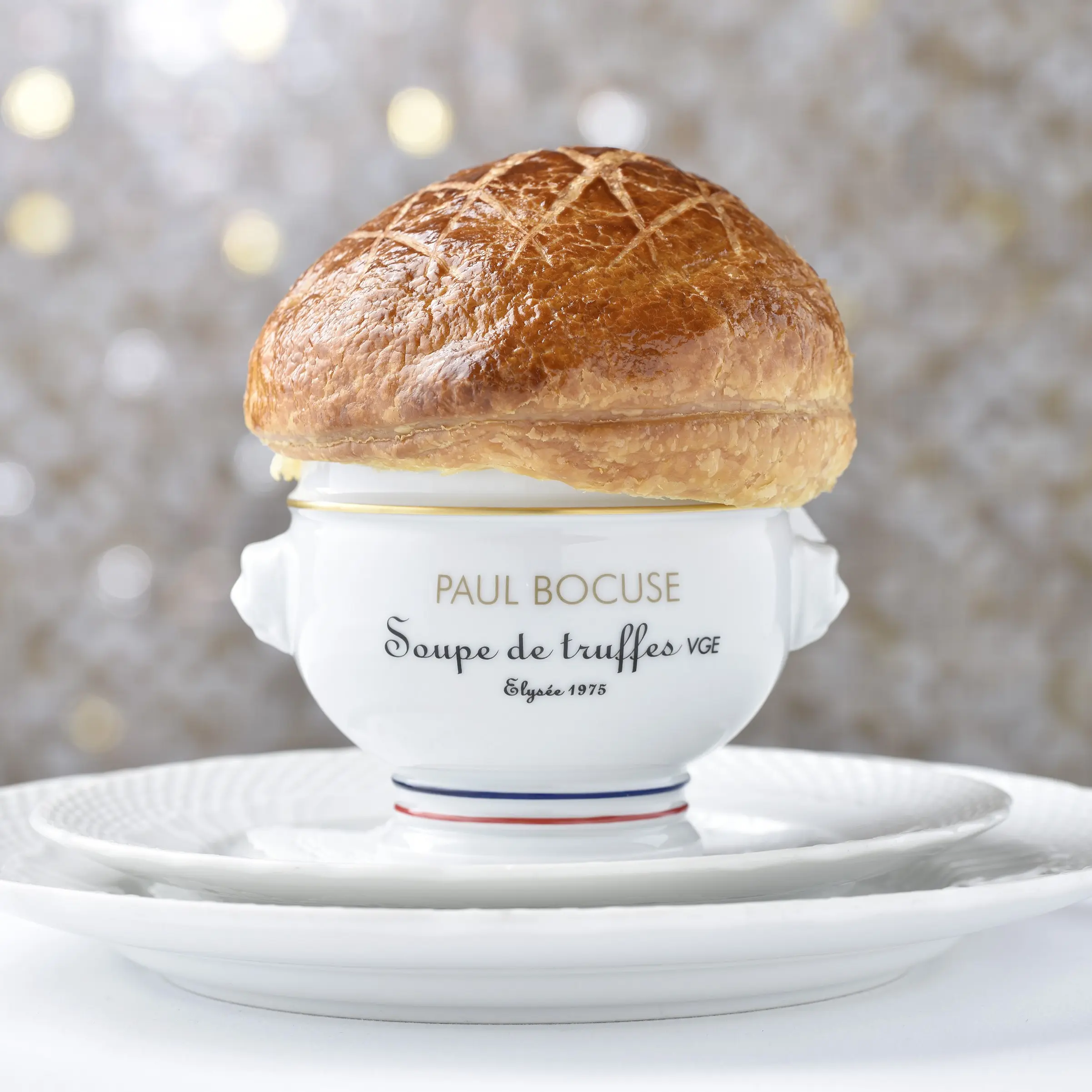 仏リヨンの名店【ポール・ボキューズ】 50年以上三つ星の伝統が息づく美食で、心に残るおもてなしを。