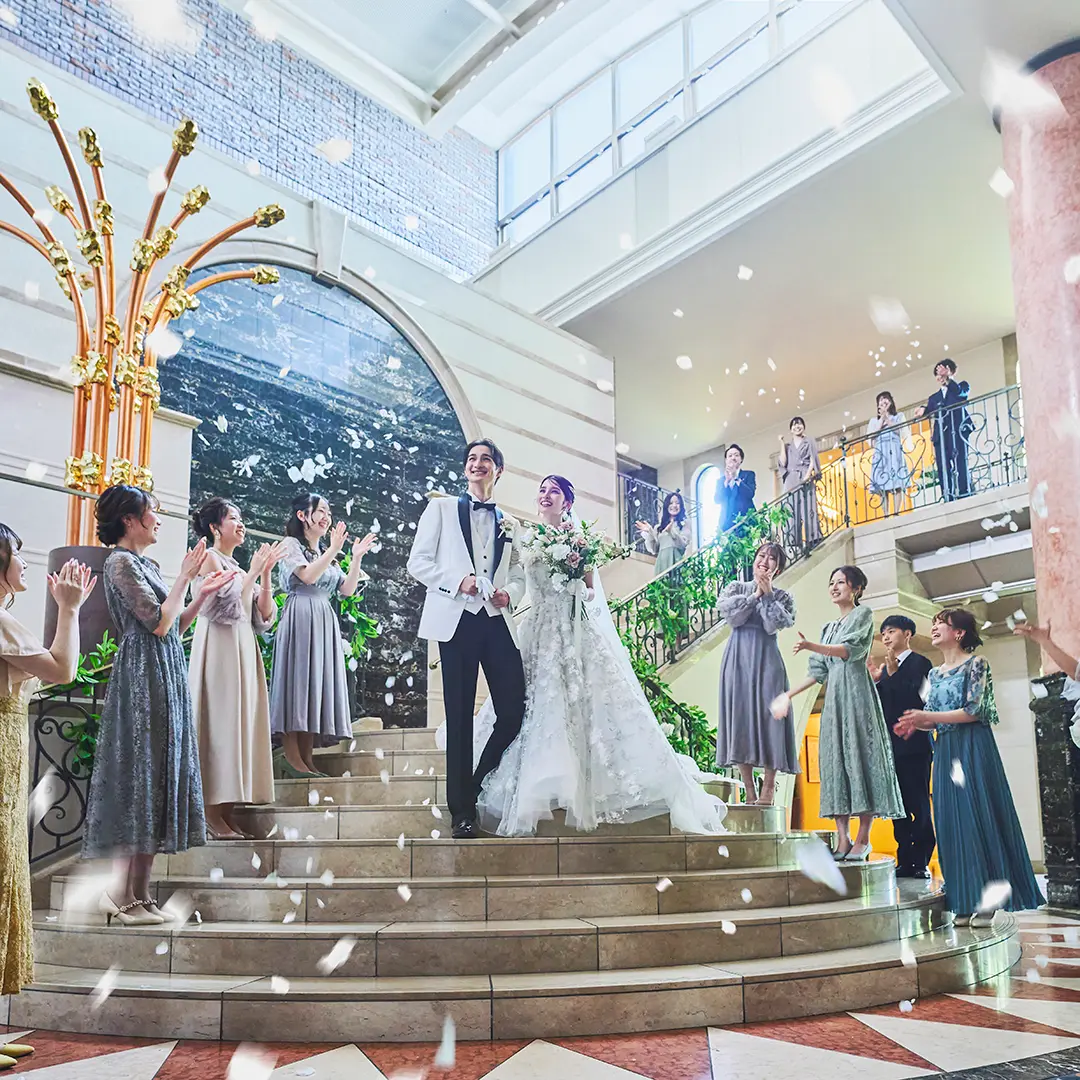 【ウエディングレポート公開中】札幌で憧れの大聖堂結婚式をかなえた先輩カップルをご紹介！