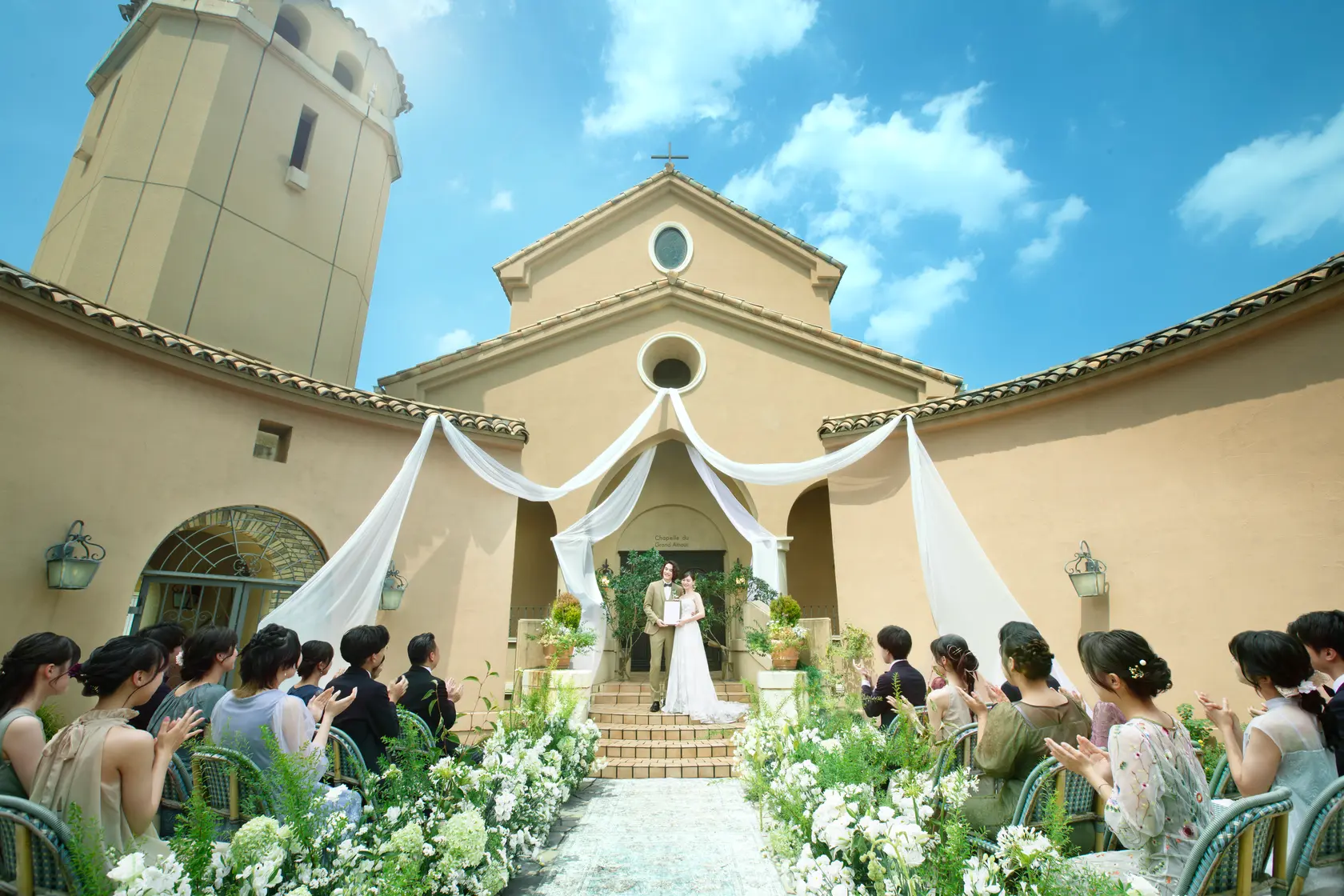 【日本の美しいチャペル100選】に選ばれました。記念プランはこちらから