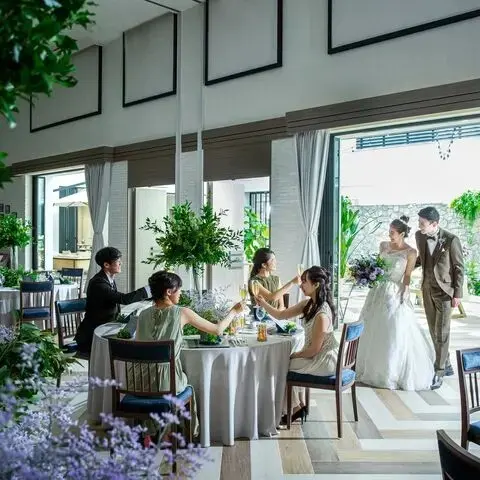 30名からOK◎天井一面の自然光が降り注ぐ屋内ガーデンで家族・親友だけのアットホームWEDDING♪