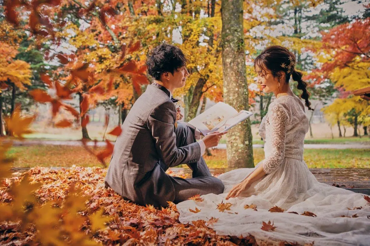 【26年秋婚】紅葉美しい100万坪のリゾートで、非日常の時間を過ごすオータムWD→フェア詳細はこちら