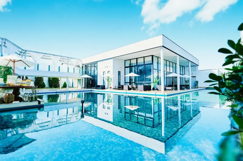 究極にシンプル！だからお得に【基本挙式料99,000円～】ルクリアモーレの少人数結婚式