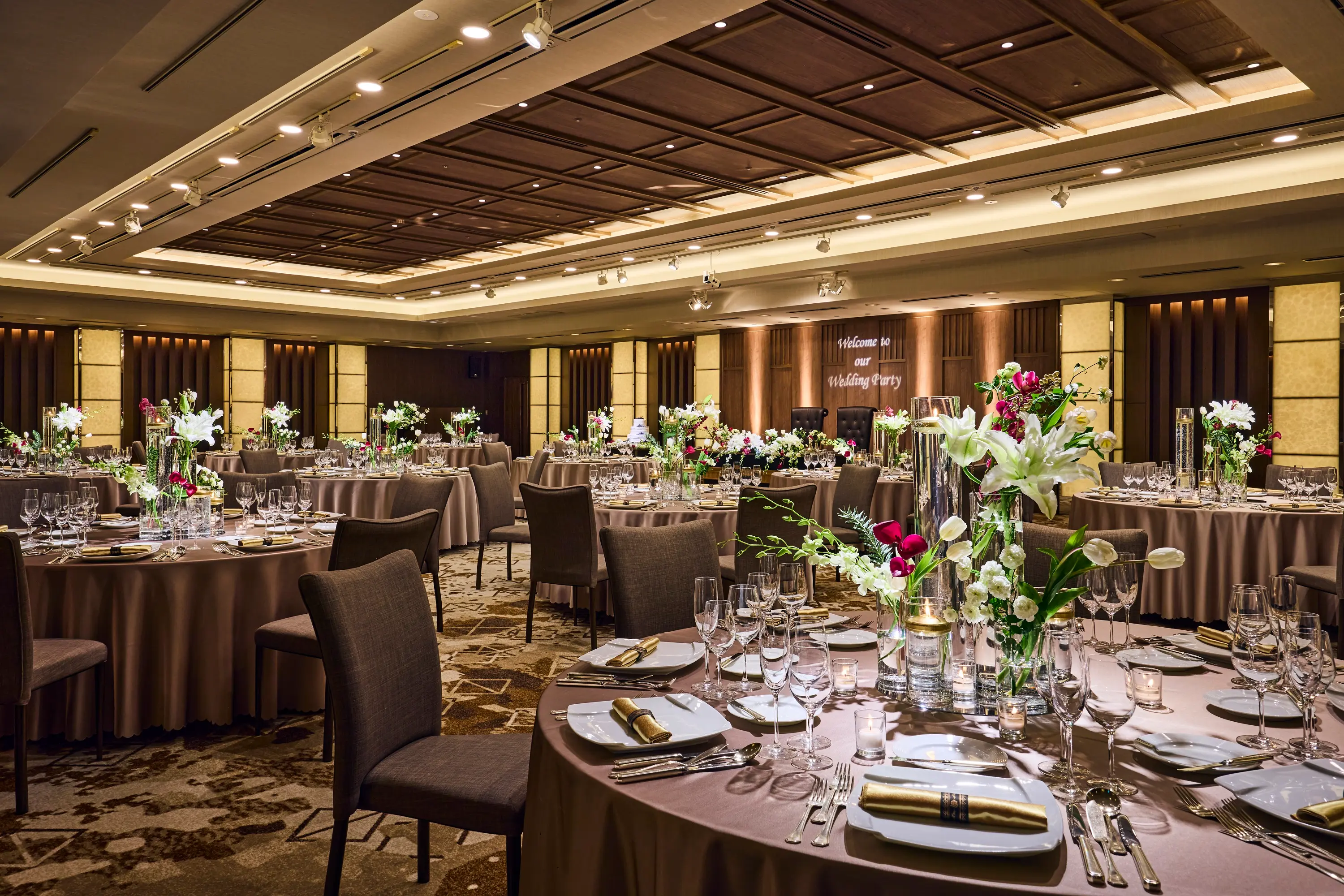 ＼RENEWAL OPEN／ゲスト大満足！豪華サーロイン＆デザート無料試食付き☆フェア開催中♪