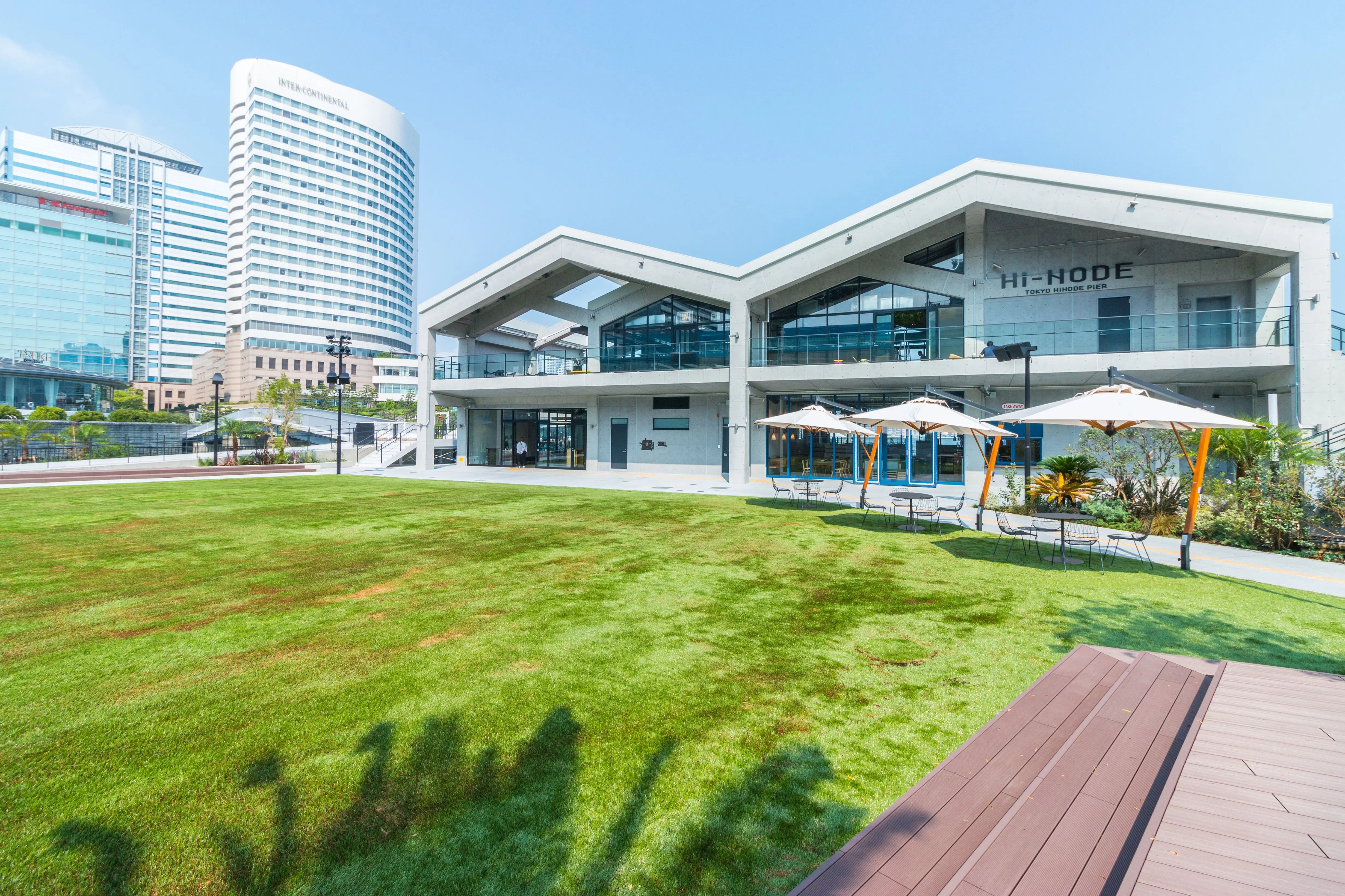 バルニバービで叶える、自分たちらしい結婚式。1日1組限定の自由な空間で、本格料理を愉しむ贅沢な一日