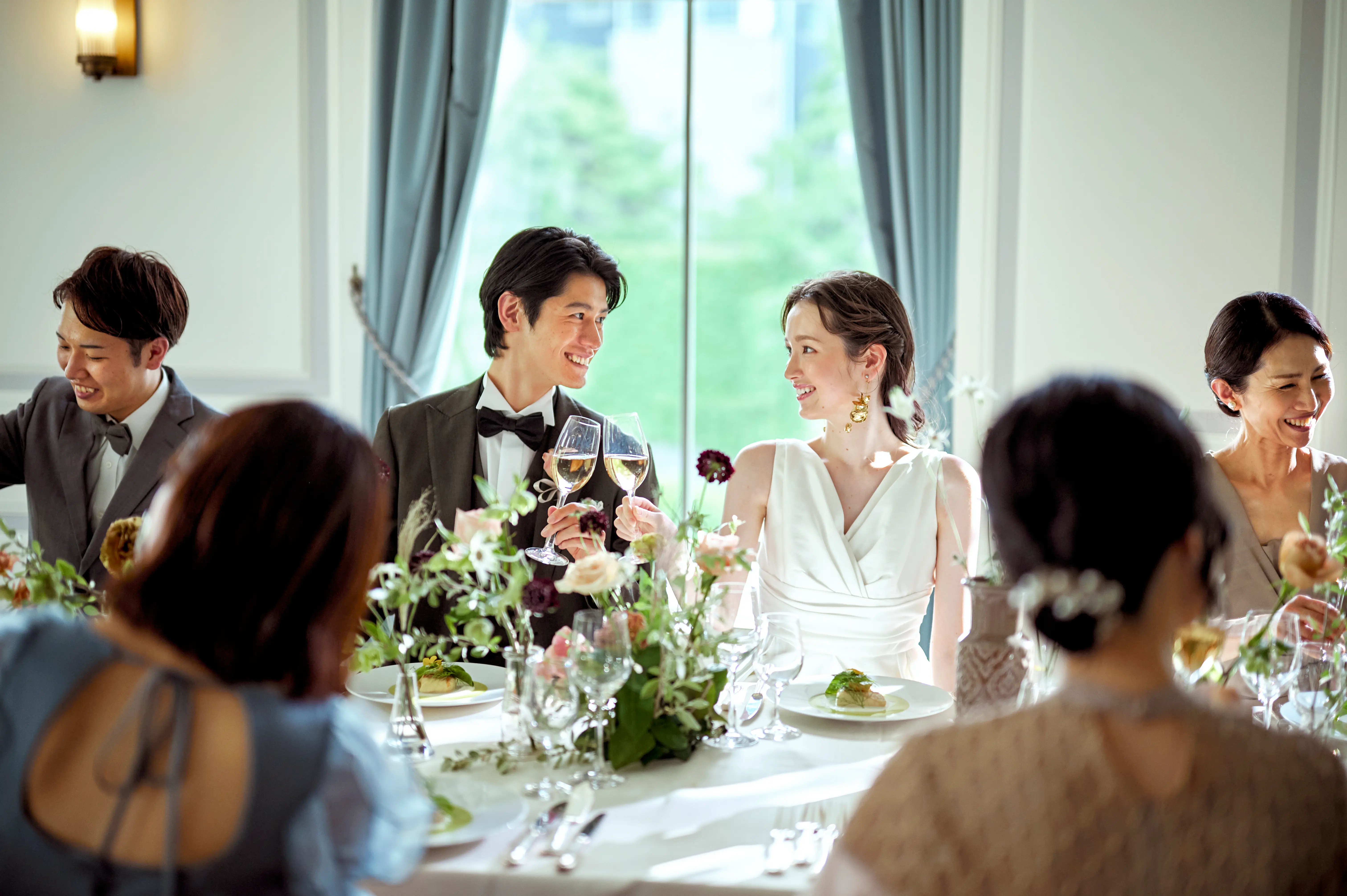 ＼最大126万円OFF／8月迄の結婚式をご検討の方【ゲスト全員分の料理50％OFF】→詳細はこちら