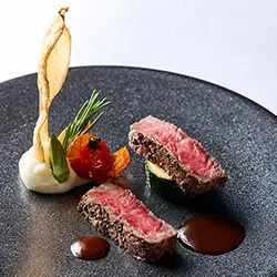 ふたりの衣裳が24.2万円の定額着放題でお得♪感動挙式体験×贅沢ハーフコース試食の人気フェア