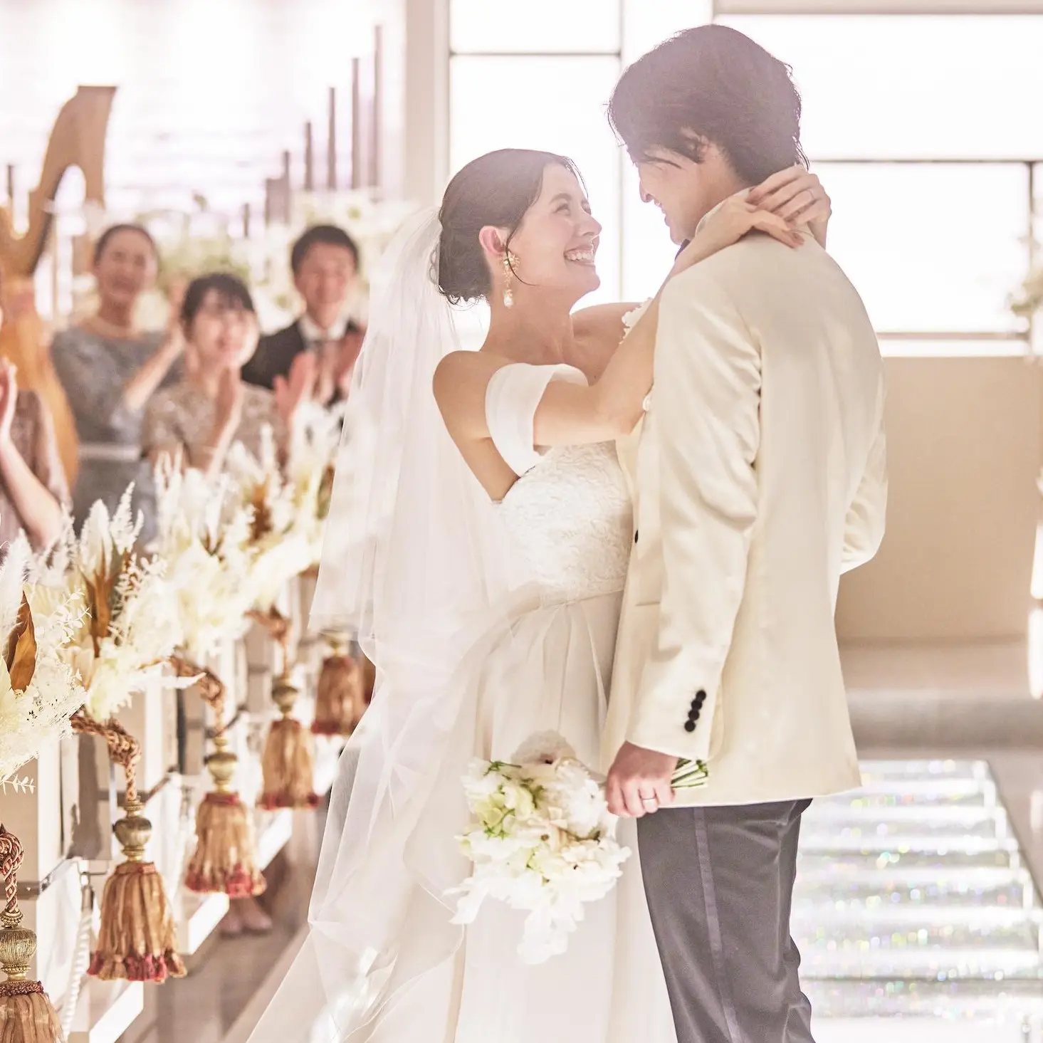 【遠方ゲストも◎新大阪から専用シャトルバス送迎5分】2つのチャペル＆多彩なパーティ会場で感動体験