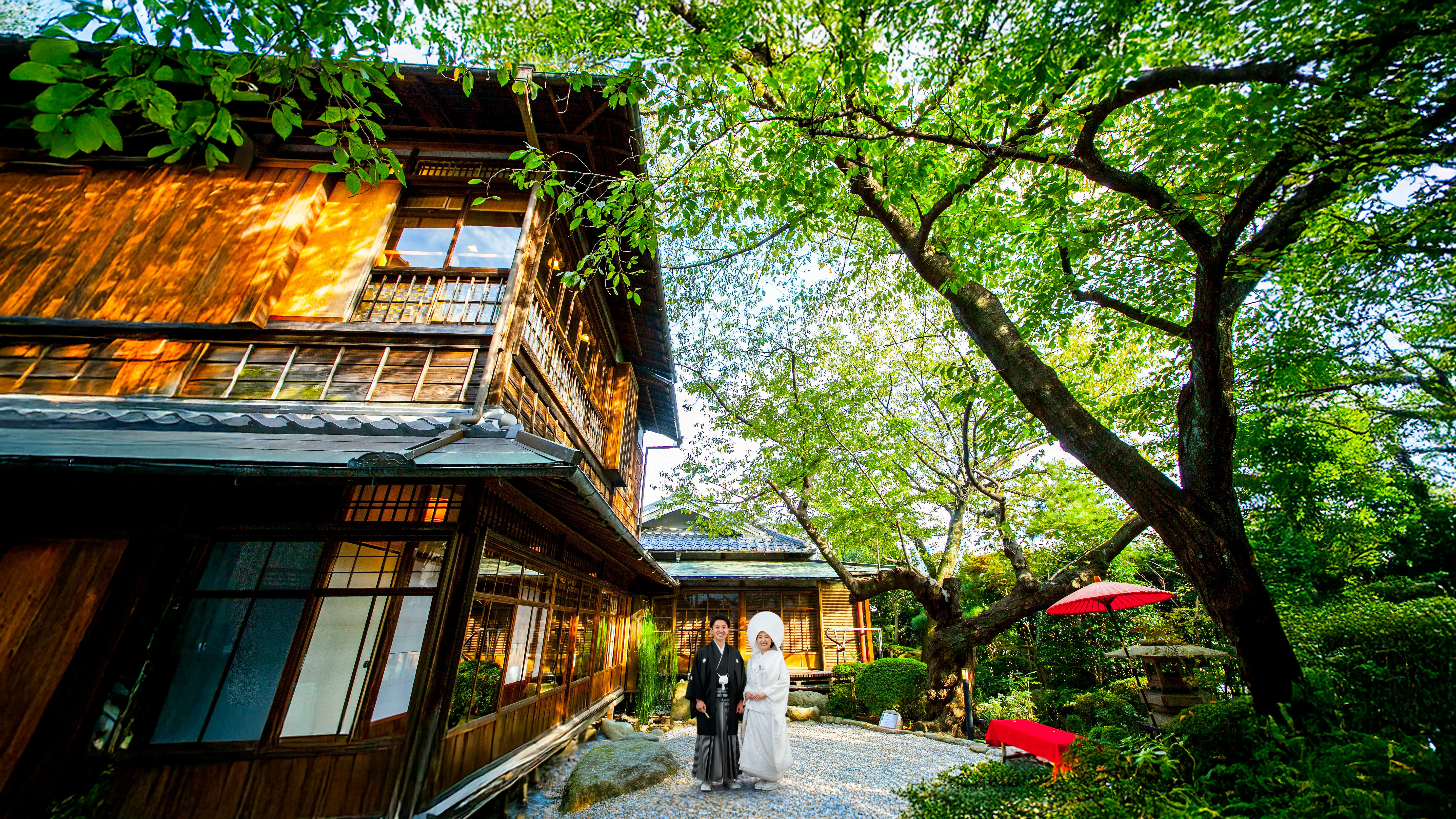 衣装や装花にもサービス料10%高すぎた（見積金額 ¥2,054,798/ 35名の