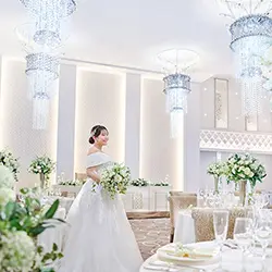 ふたりの衣裳が24.2万円の定額着放題でお得♪感動挙式体験×贅沢ハーフコース試食の人気フェア