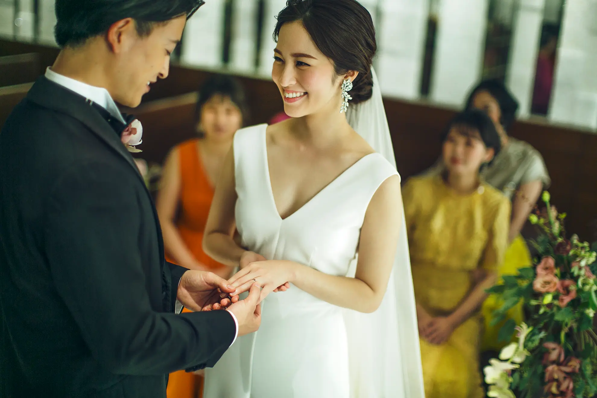 【上質で華やかな空間を貸切】クリスタル煌めくチャペル 自然光溢れる披露宴会場 全400坪の空間を貸切