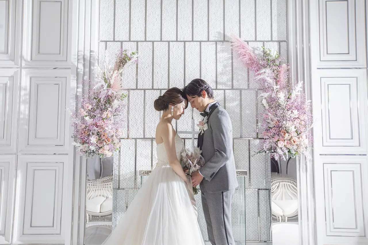 究極にシンプル！だからお得に【基本挙式料99,000円～】ルクリアモーレの少人数結婚式