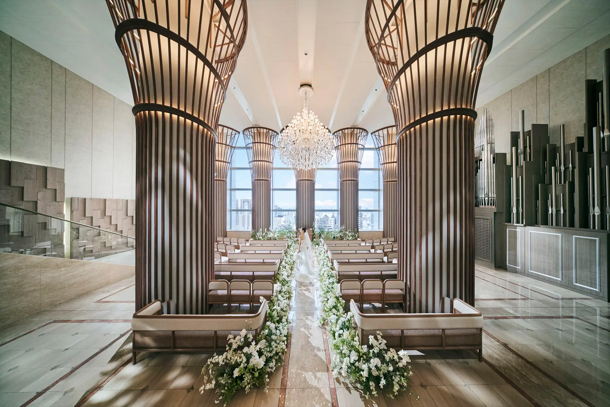 【東京一の高さを誇る結婚式場】地上264ｍの美景×美音×美食でゲストをおもてなし→フェア予約はこちら