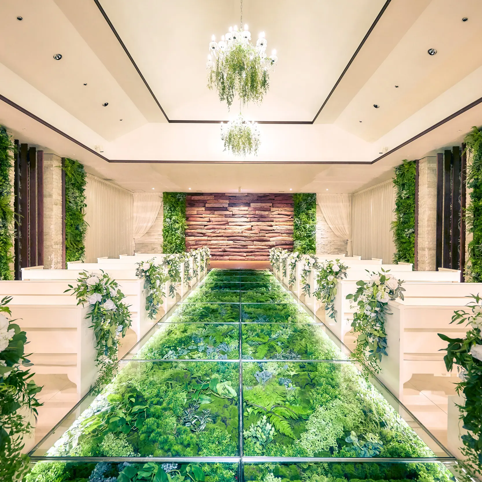 究極にシンプル！だからお得に【基本挙式料99,000円～】ルクリアモーレの少人数結婚式