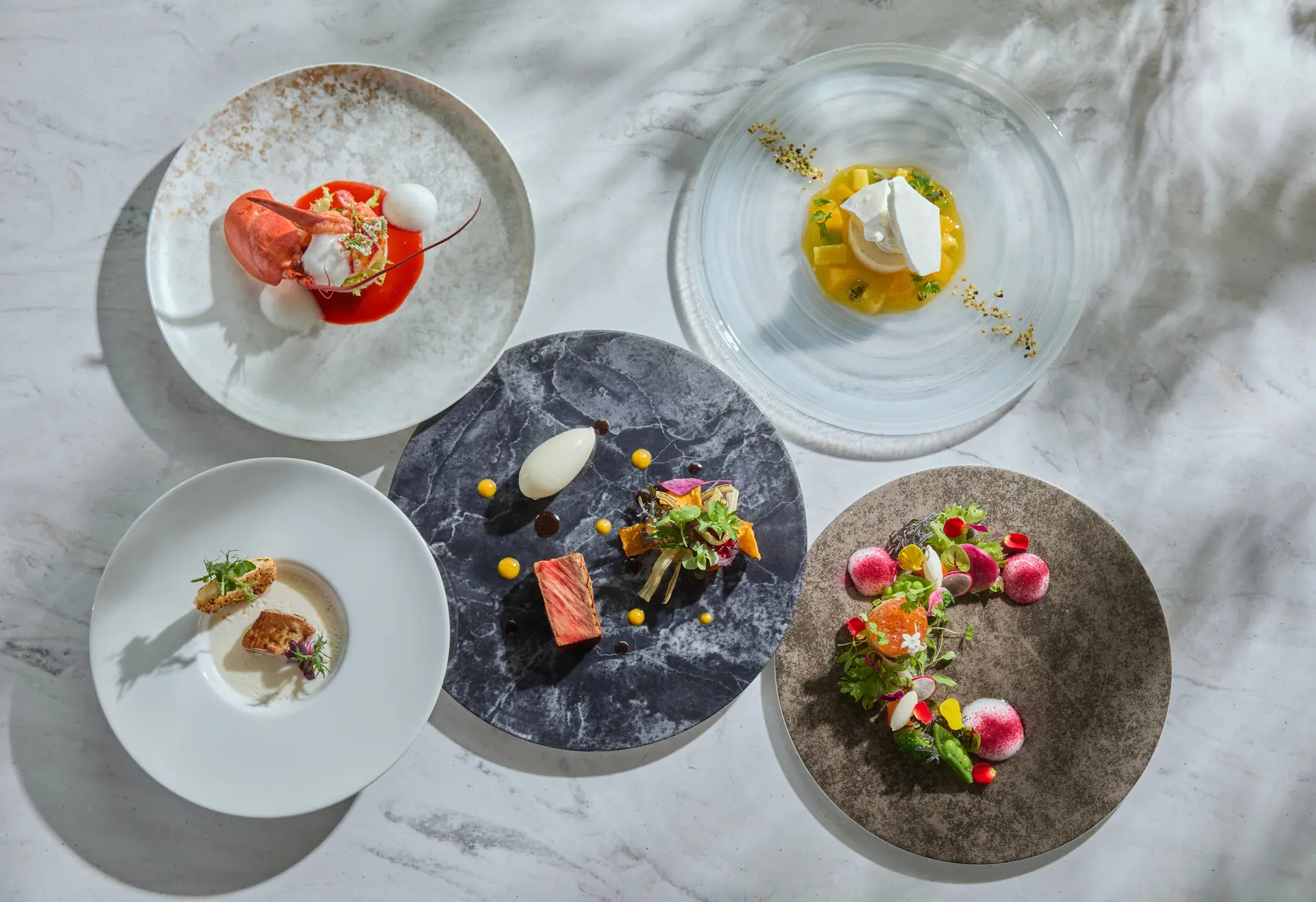 【公式HP予約がお得】オープンキッチンのライブ感と美景を貸切に！オリジナルメニュー考案◎