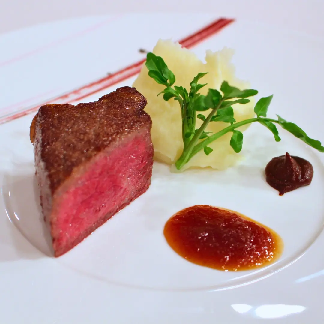 温度感・味・盛り付けにこだわった婚礼料理ハーフコースを無料でご試食可能。