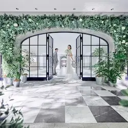 【大阪梅田駅から徒歩1分】60名までの結婚式が賢く叶う、家族や友人を中心とした少人数専門式場