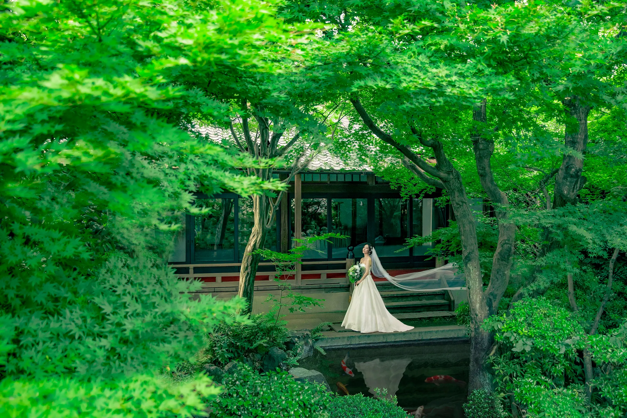 新緑が眩しい季節に「庭園付会場」でドレスも和装も叶う結婚式「特典付和婚フェア」開催中