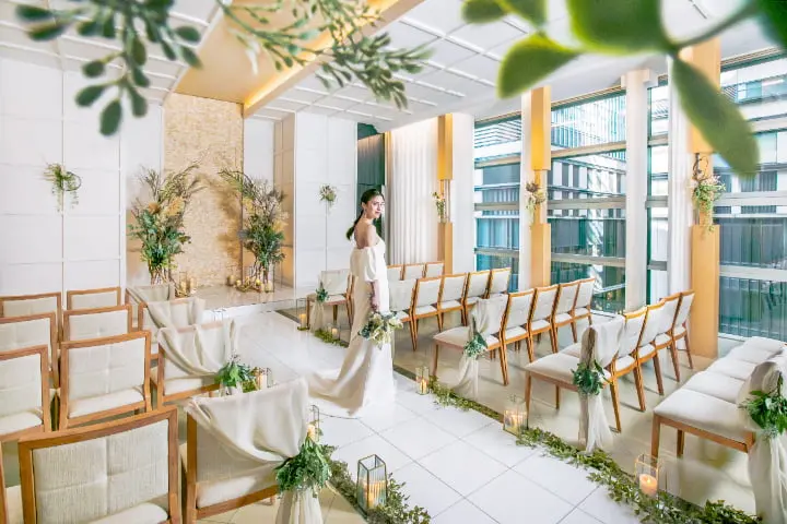 ＜東京駅徒歩8分・三越前駅直結＞人気の美食と絶景を堪能できるお洒落な貸切ウェディング