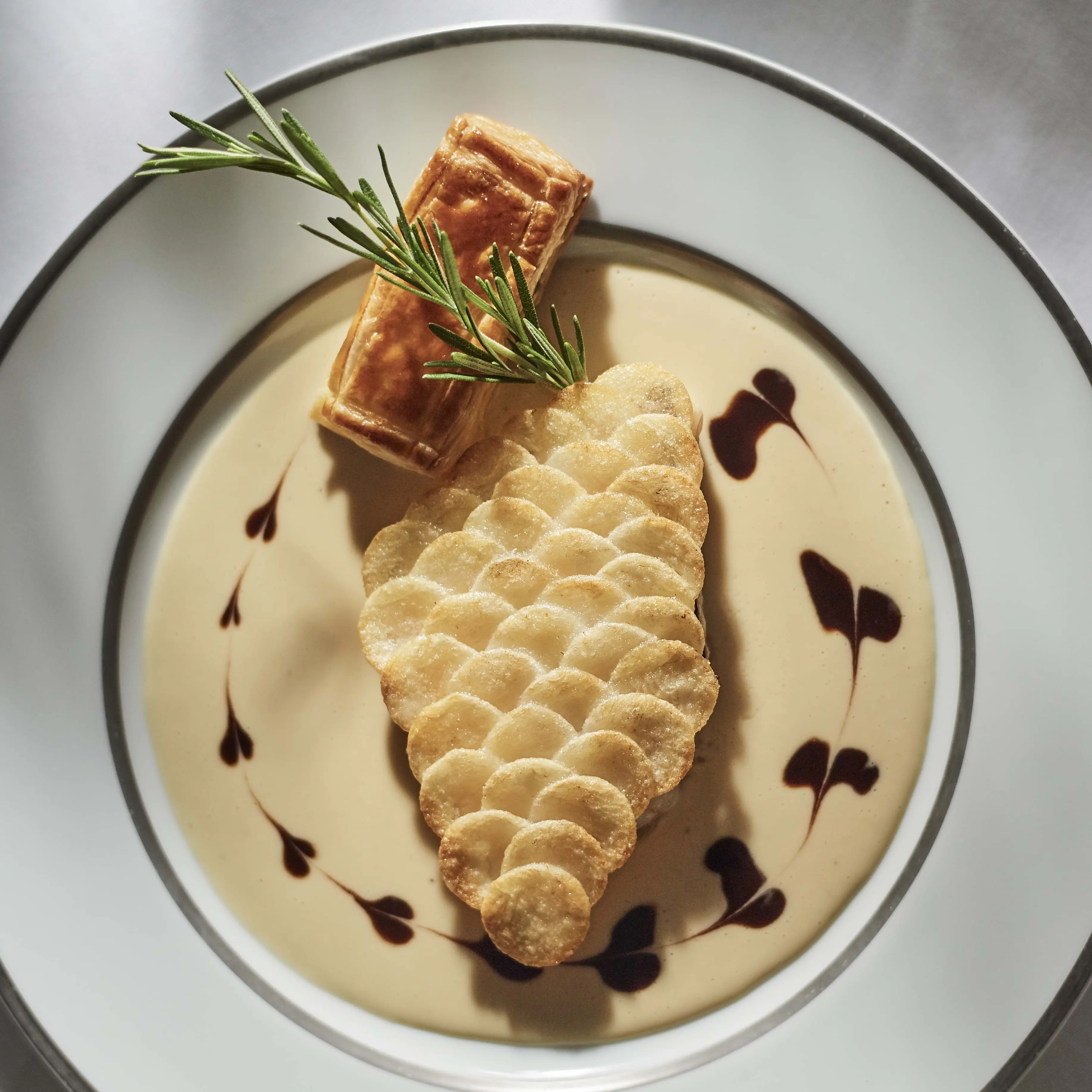 仏リヨンの名店【ポール・ボキューズ】 50年以上三つ星の伝統が息づく美食で、心に残るおもてなしを。