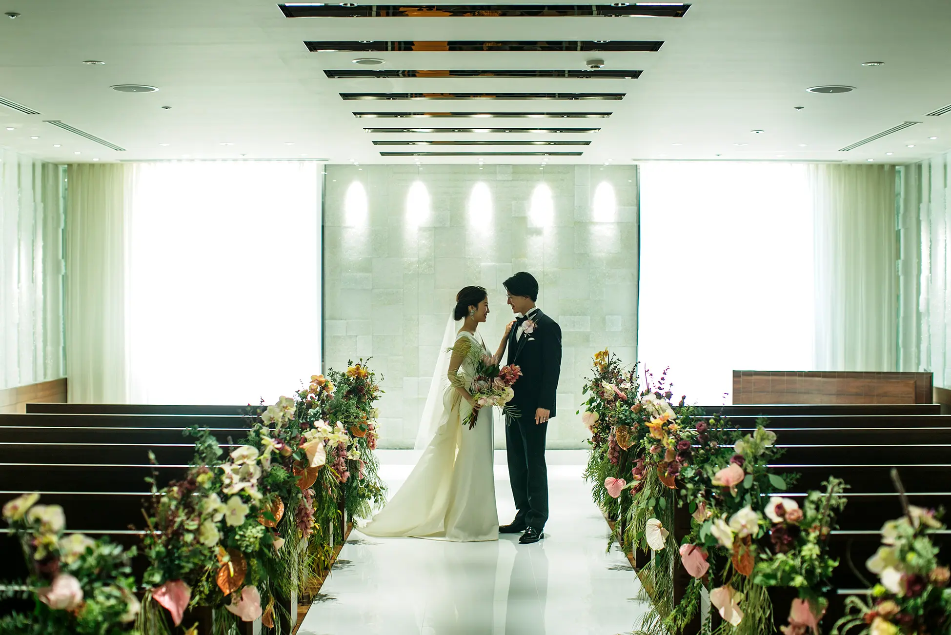 【最低価格保証】公式ホームページからのご予約が断然お得！公式サイトで叶える本格レストランウェディング