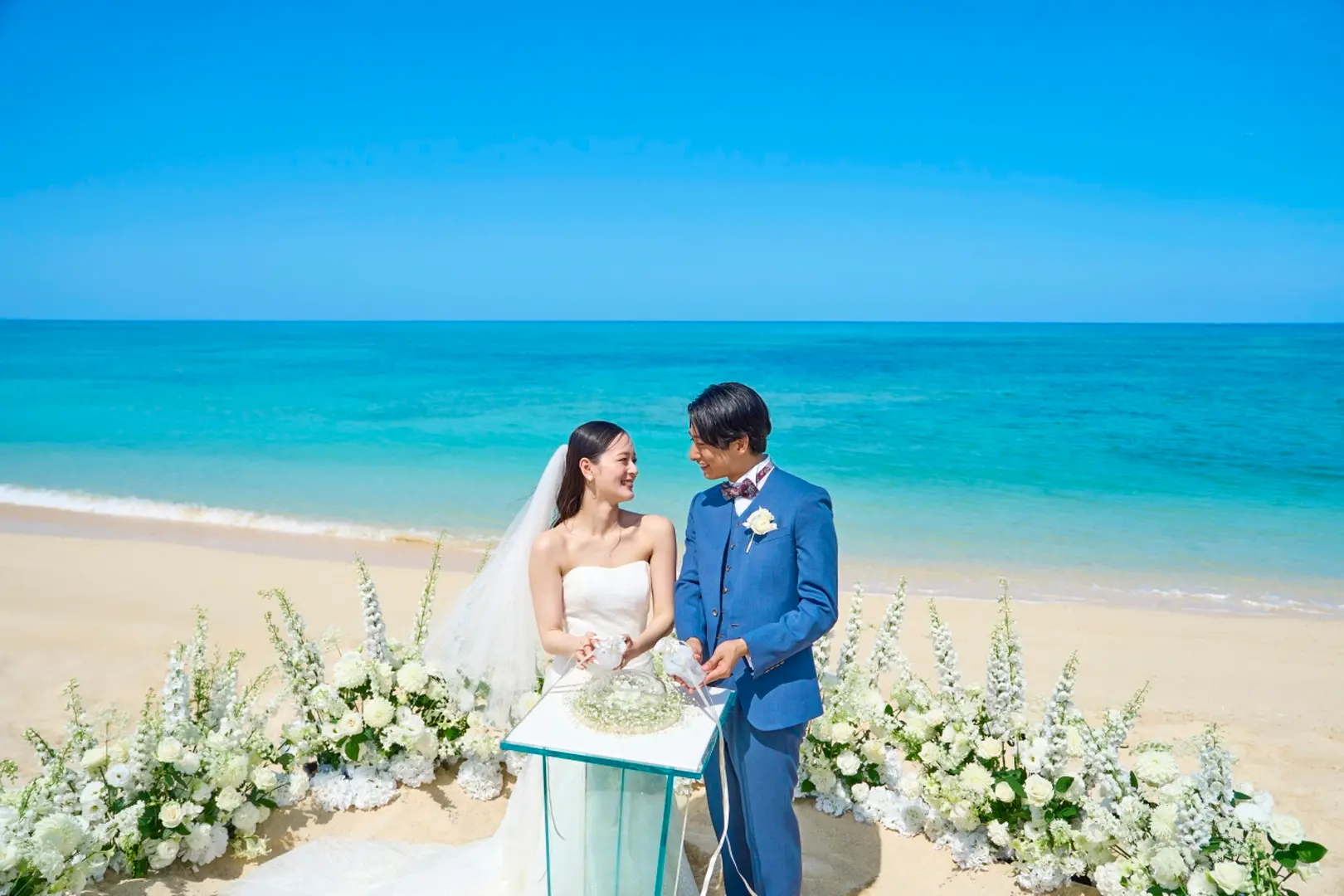 とびきりの透明度と静けさを誇る読谷村に佇む「ゲストハウス」で叶える特別なウェディング≫≫HPはこちら