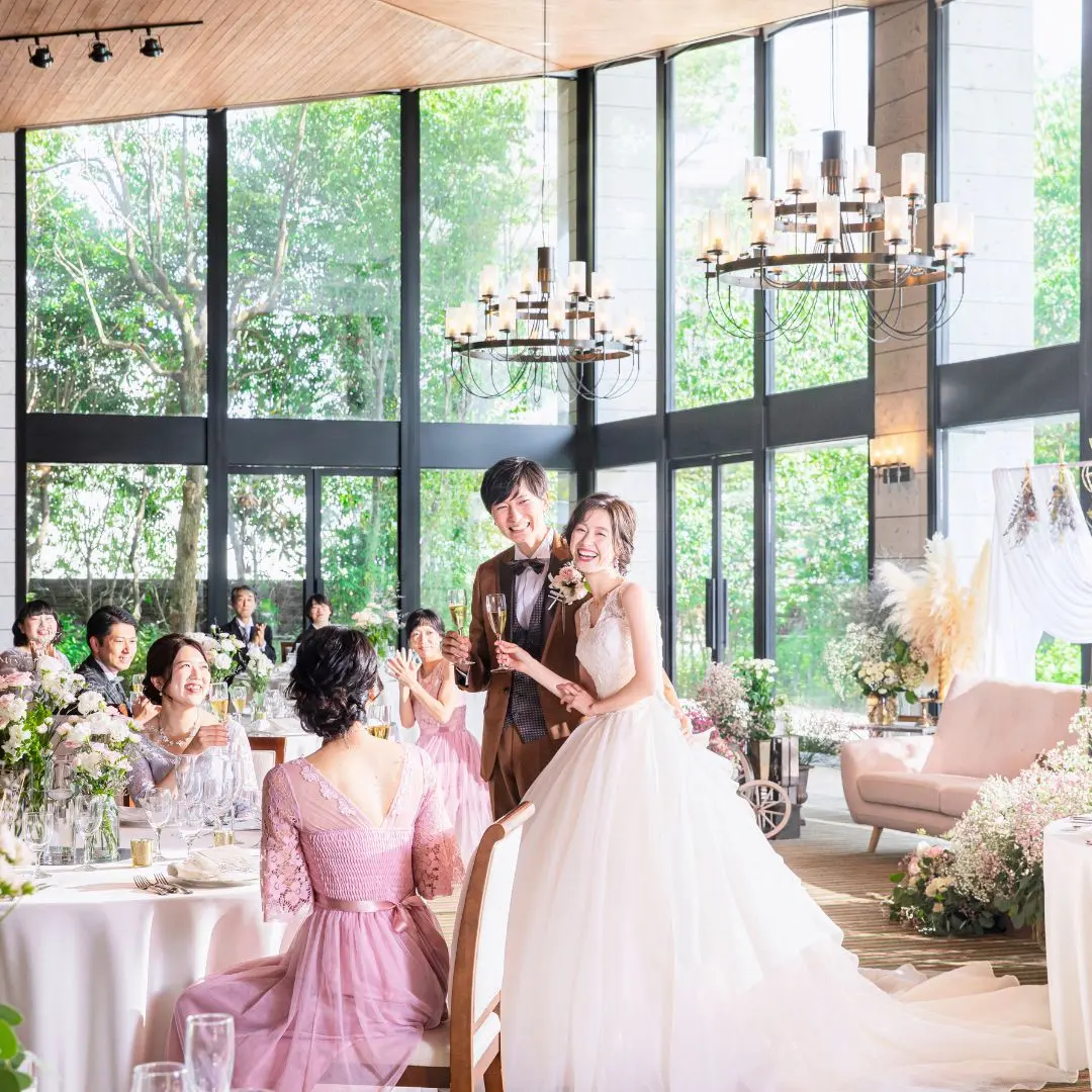 先輩カップルのレポート紹介！新郎新婦様の好きなアイテムや料理、演出を詰め込んだ結婚式をお見せします♪