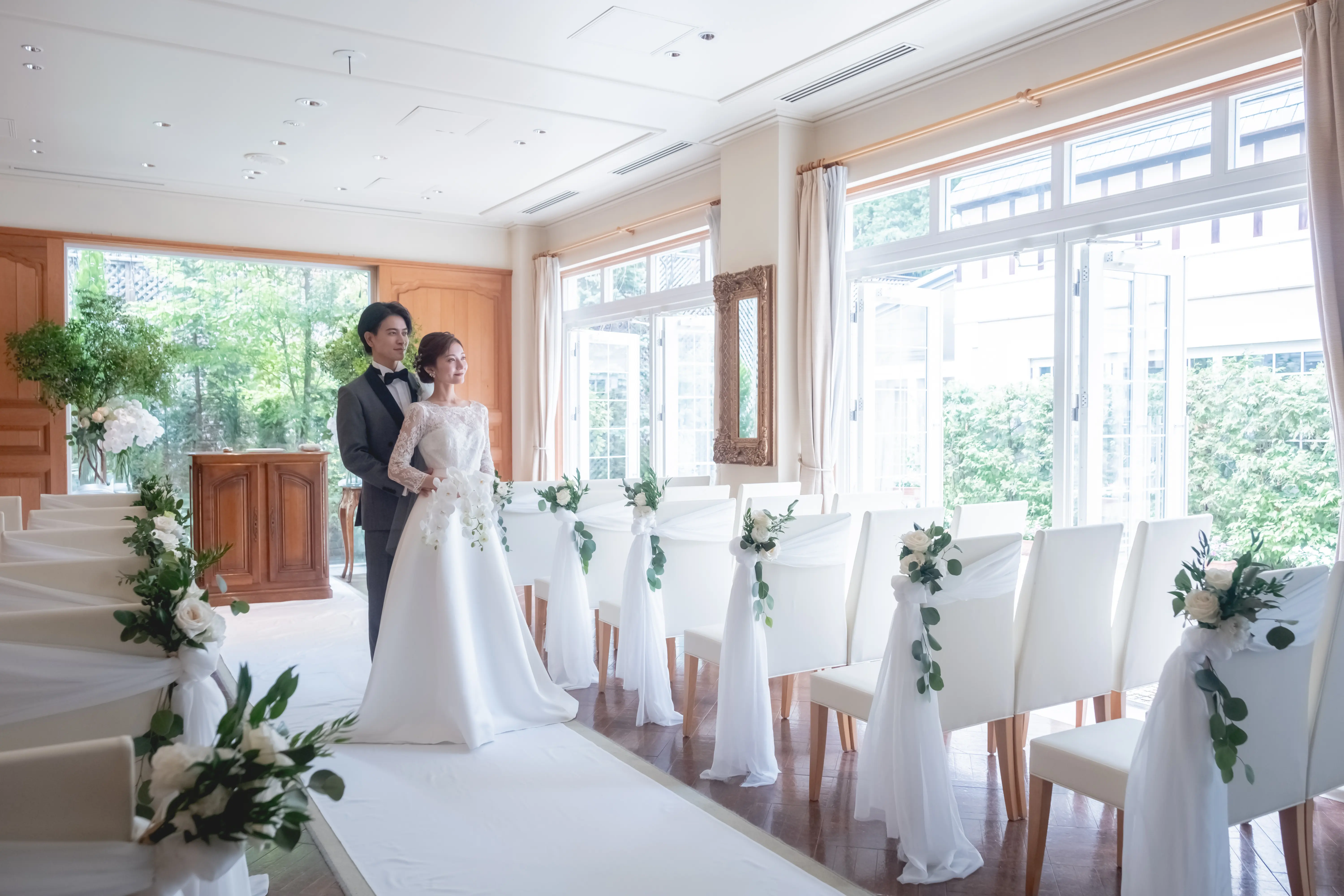 ひらまつだからこそ！おもてなしのプロスタッフが満足度の高い一日をお手伝いします。