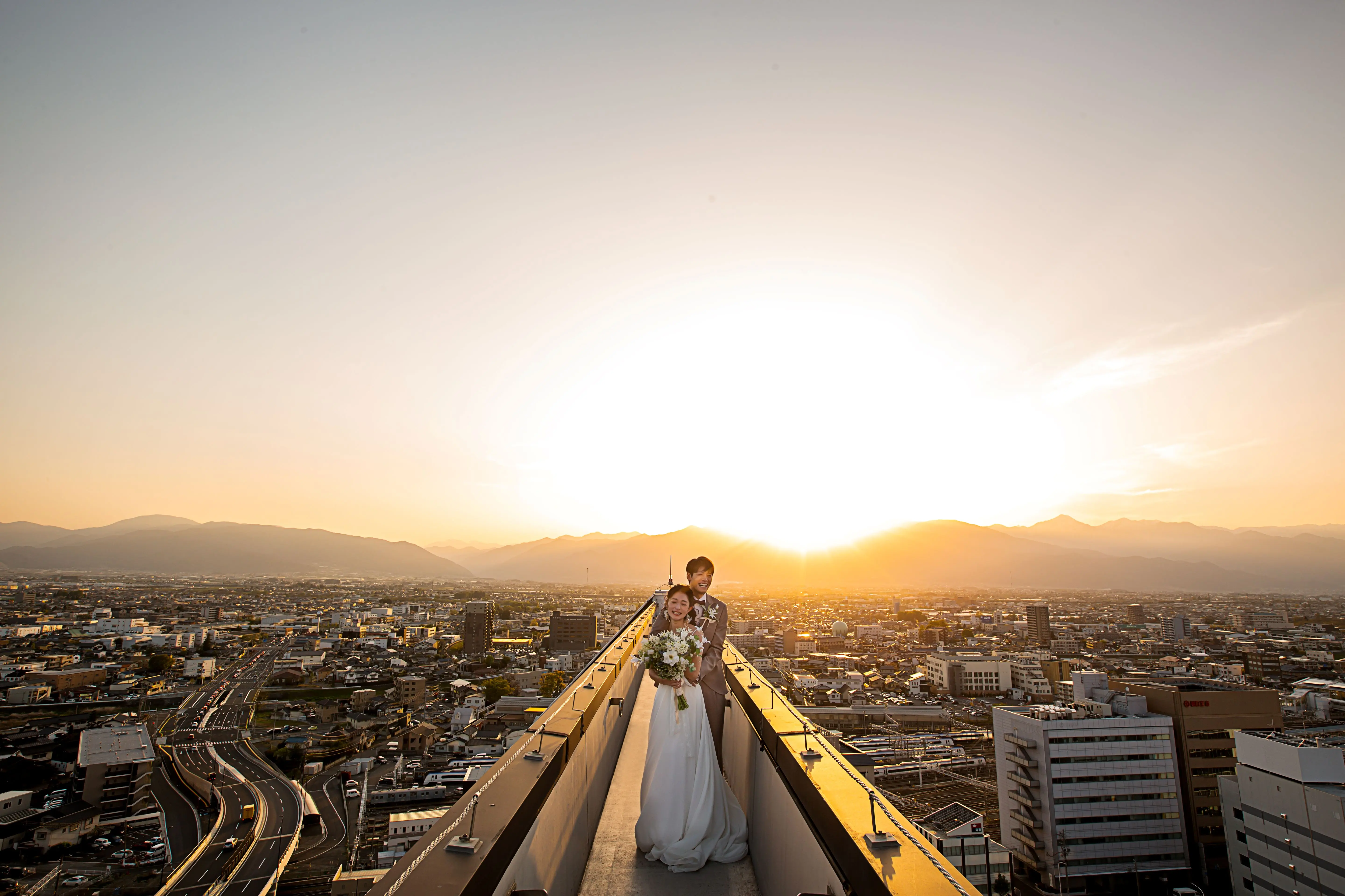 【天空のチャペルで絶景フォトウエディング】特別コースも付いて、おふたりでゆっくり食事できるプラン！