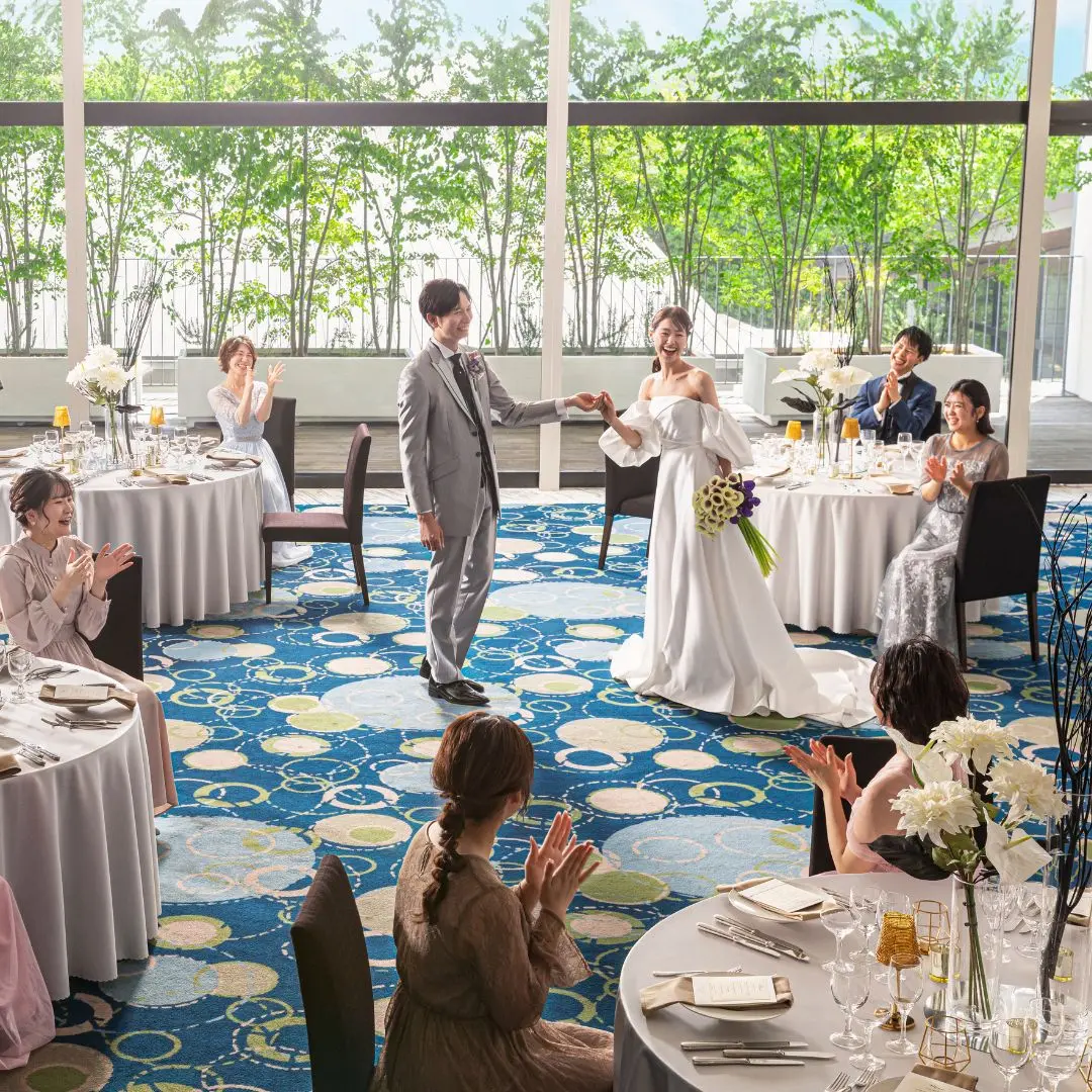 先輩カップルのレポート紹介！新郎新婦様の好きなアイテムや料理、演出を詰め込んだ結婚式をお見せします♪