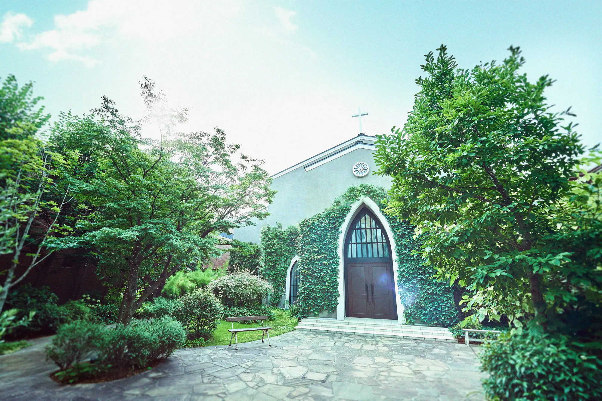 究極にシンプル！だからお得に【基本挙式料99,000円～】ルクリアモーレの少人数結婚式