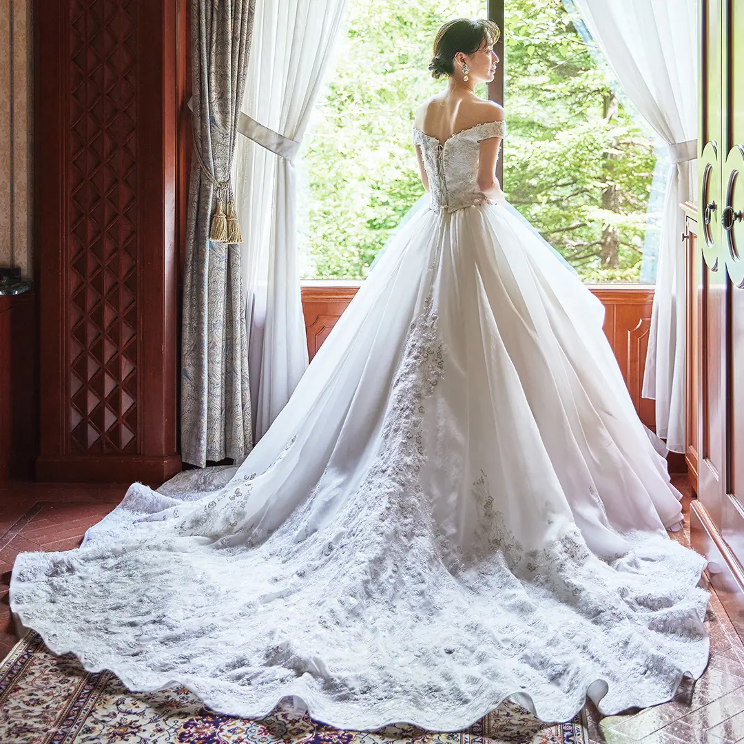 【写真やイメージだけじゃ不安な方へ】実際に試着して納得できるドレス選び＊